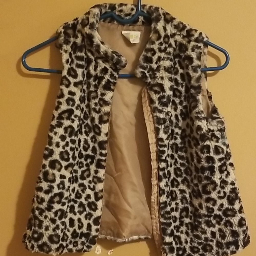 2 for 10 sale!!! Soft leapard girls vest